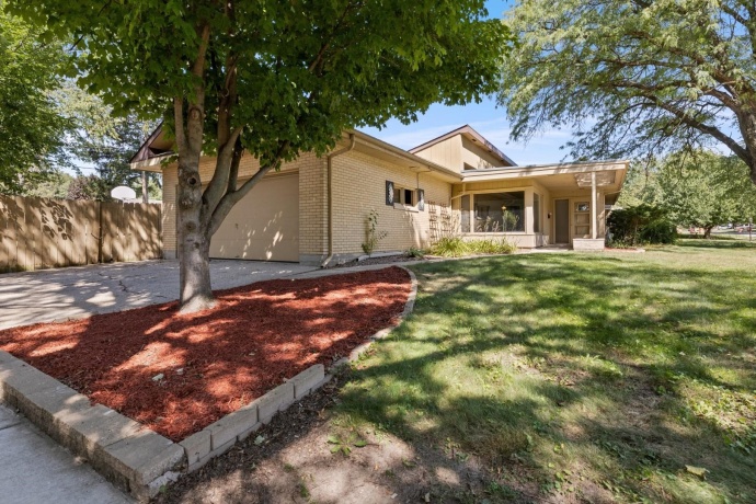 1104 Winthrop, ROCKFORD, Illinois 61107, 3 Bedrooms Bedrooms, ,2 BathroomsBathrooms,House,For Sale,Winthrop,202505294