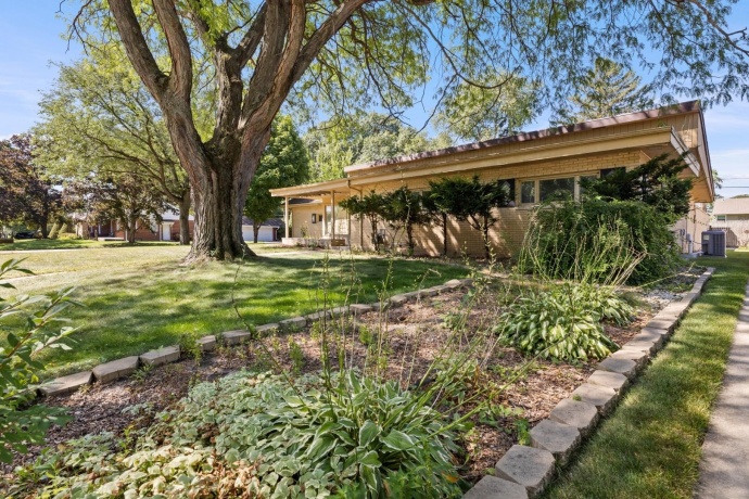 1104 Winthrop, ROCKFORD, Illinois 61107, 3 Bedrooms Bedrooms, ,2 BathroomsBathrooms,House,For Sale,Winthrop,202505294