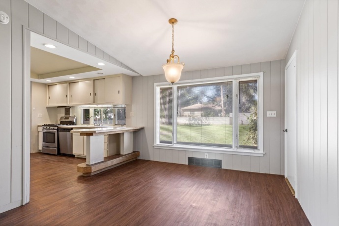 1104 Winthrop, ROCKFORD, Illinois 61107, 3 Bedrooms Bedrooms, ,2 BathroomsBathrooms,House,For Sale,Winthrop,202505294