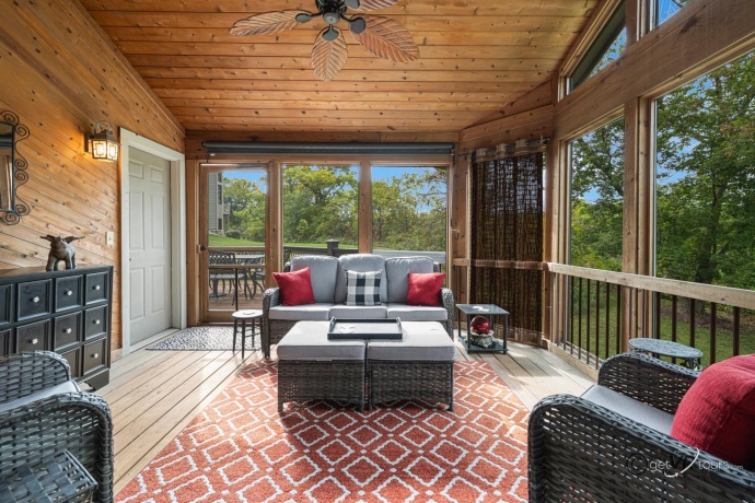 4726 Longhollow, GALENA, Illinois 61036, 4 Bedrooms Bedrooms, ,4 BathroomsBathrooms,House,For Sale,Longhollow,202505942