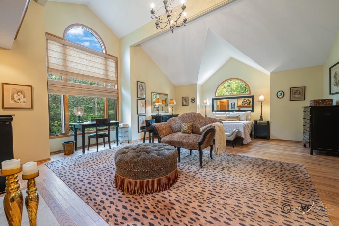 4726 Longhollow, GALENA, Illinois 61036, 4 Bedrooms Bedrooms, ,4 BathroomsBathrooms,House,For Sale,Longhollow,202505942