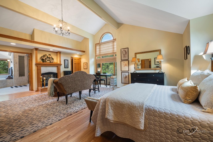 4726 Longhollow, GALENA, Illinois 61036, 4 Bedrooms Bedrooms, ,4 BathroomsBathrooms,House,For Sale,Longhollow,202505942