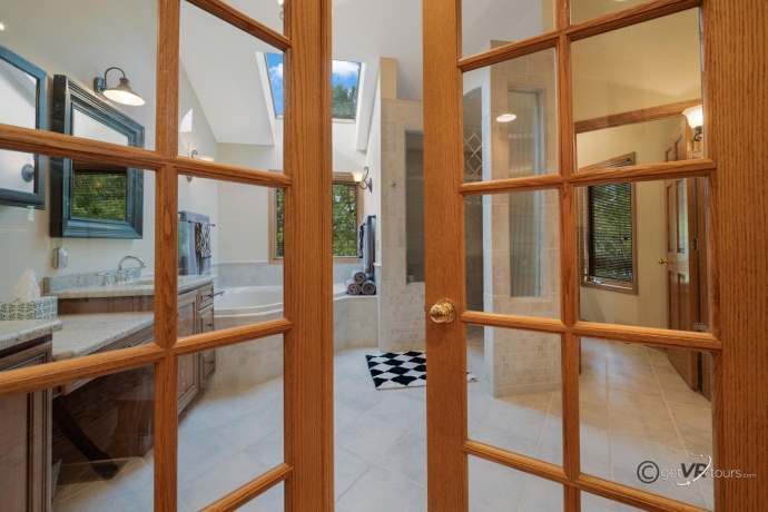 4726 Longhollow, GALENA, Illinois 61036, 4 Bedrooms Bedrooms, ,4 BathroomsBathrooms,House,For Sale,Longhollow,202505942