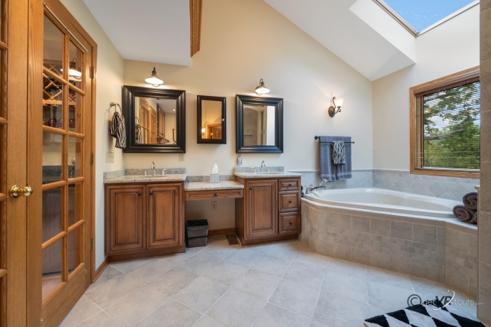 4726 Longhollow, GALENA, Illinois 61036, 4 Bedrooms Bedrooms, ,4 BathroomsBathrooms,House,For Sale,Longhollow,202505942