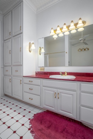 704 River, SABULA, Iowa 52070, 4 Bedrooms Bedrooms, ,3 BathroomsBathrooms,House,For Sale,River,202505950