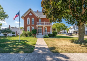 704 River, SABULA, Iowa 52070, 4 Bedrooms Bedrooms, ,3 BathroomsBathrooms,House,For Sale,River,202505950