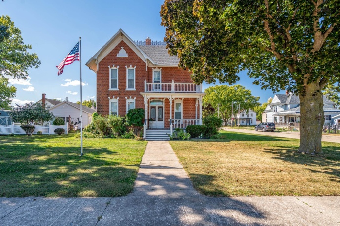 704 River, SABULA, Iowa 52070, 4 Bedrooms Bedrooms, ,3 BathroomsBathrooms,House,For Sale,River,202505950
