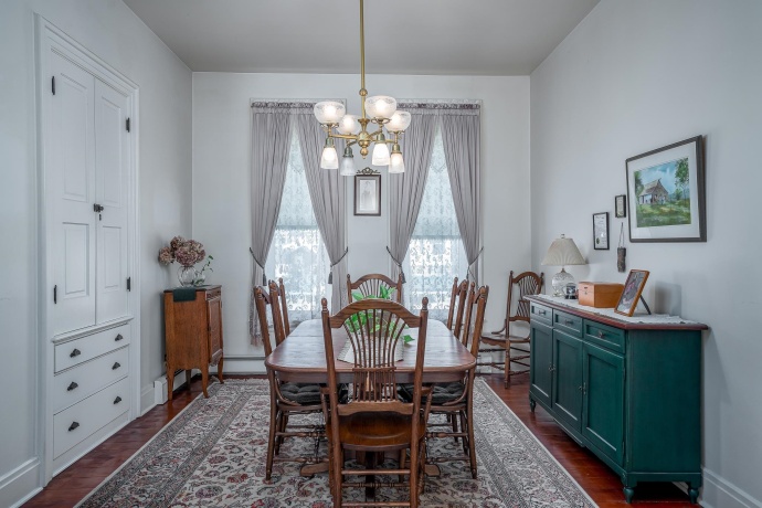 704 River, SABULA, Iowa 52070, 4 Bedrooms Bedrooms, ,3 BathroomsBathrooms,House,For Sale,River,202505950