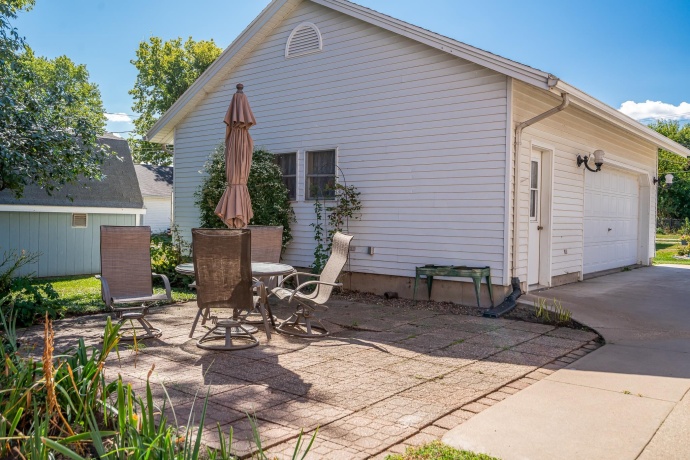 704 River, SABULA, Iowa 52070, 4 Bedrooms Bedrooms, ,3 BathroomsBathrooms,House,For Sale,River,202505950