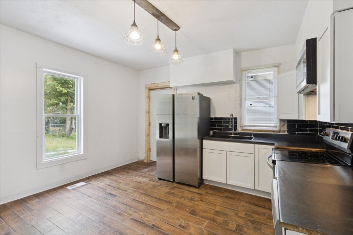 918 3rd, ROCKFORD, Illinois 61104, 3 Bedrooms Bedrooms, ,1 BathroomBathrooms,House,For Sale,3rd,202505954