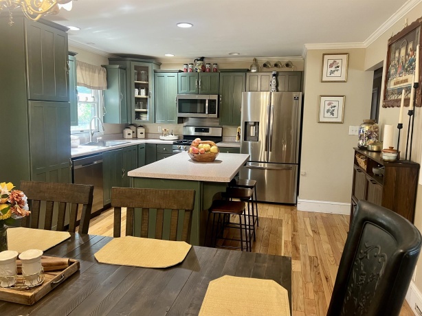 719 Greenfield, FREEPORT, Illinois 61032, 3 Bedrooms Bedrooms, ,3 BathroomsBathrooms,House,For Sale,Greenfield,202505970