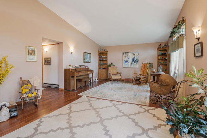 1 Belden School, GALENA, Illinois 61036, 3 Bedrooms Bedrooms, ,2 BathroomsBathrooms,House,For Sale,Belden School,202505977