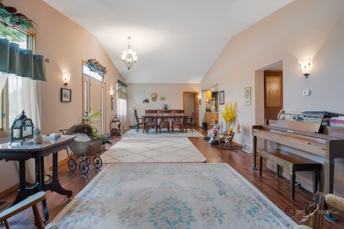 1 Belden School, GALENA, Illinois 61036, 3 Bedrooms Bedrooms, ,2 BathroomsBathrooms,House,For Sale,Belden School,202505977