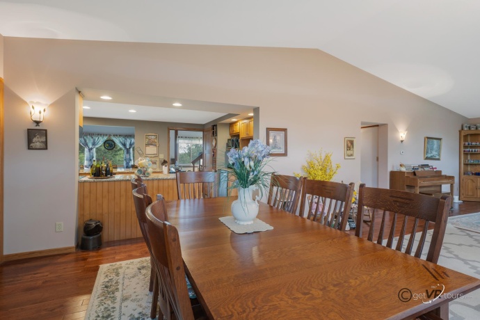 1 Belden School, GALENA, Illinois 61036, 3 Bedrooms Bedrooms, ,2 BathroomsBathrooms,House,For Sale,Belden School,202505977