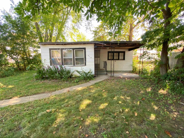 212 6th, DIXON, Illinois 61021, 1 Bedroom Bedrooms, ,1 BathroomBathrooms,House,For Sale,6th,202505982