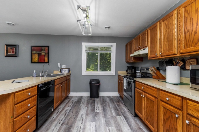 3 Briarwood, GALENA, Illinois 61036, 2 Bedrooms Bedrooms, ,1 BathroomBathrooms,House,For Sale,Briarwood,202505995