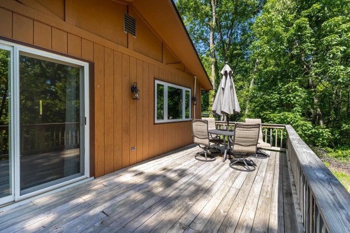 3 Briarwood, GALENA, Illinois 61036, 2 Bedrooms Bedrooms, ,1 BathroomBathrooms,House,For Sale,Briarwood,202505995