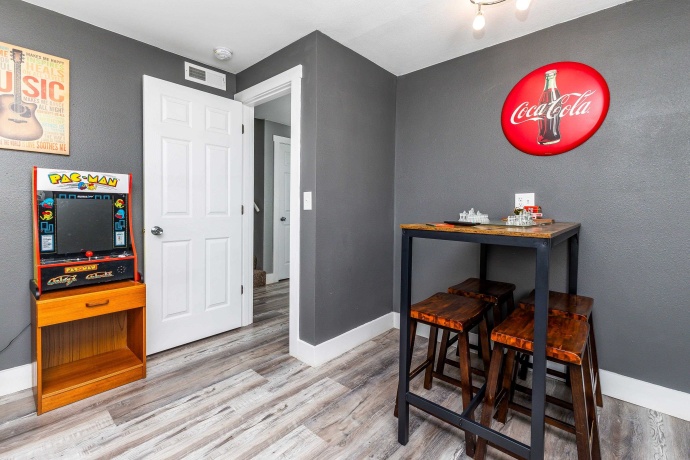 3 Briarwood, GALENA, Illinois 61036, 2 Bedrooms Bedrooms, ,1 BathroomBathrooms,House,For Sale,Briarwood,202505995