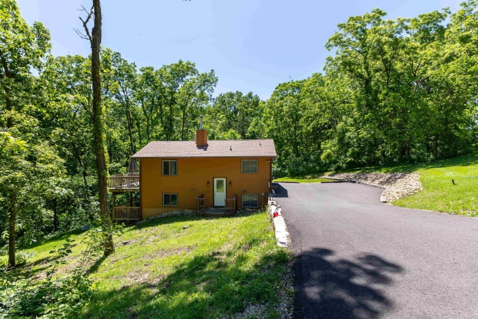 3 Briarwood, GALENA, Illinois 61036, 2 Bedrooms Bedrooms, ,1 BathroomBathrooms,House,For Sale,Briarwood,202505995