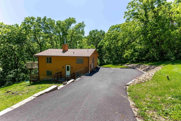 3 Briarwood, GALENA, Illinois 61036, 2 Bedrooms Bedrooms, ,1 BathroomBathrooms,House,For Sale,Briarwood,202505995