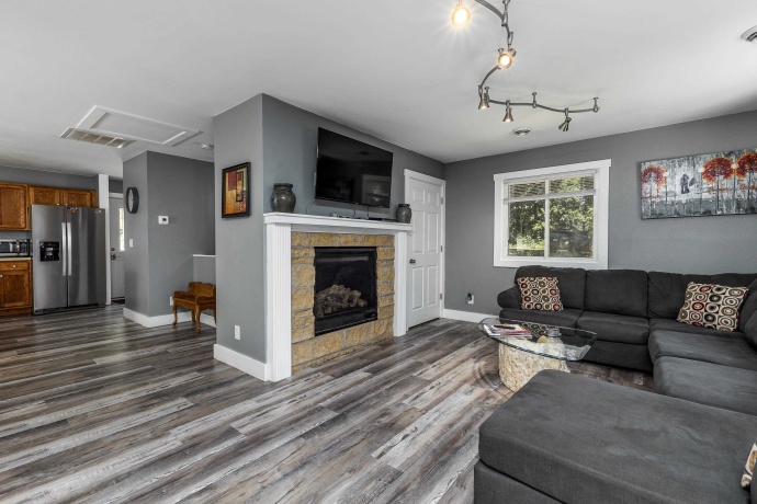 3 Briarwood, GALENA, Illinois 61036, 2 Bedrooms Bedrooms, ,1 BathroomBathrooms,House,For Sale,Briarwood,202505995