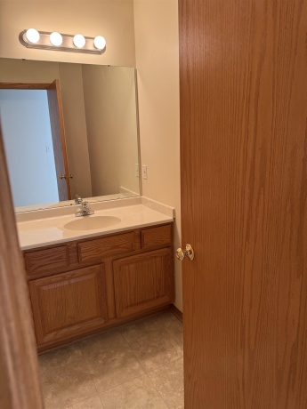 3127 Sandy Pointe, FREEPORT, Illinois 61032, 2 Bedrooms Bedrooms, ,2 BathroomsBathrooms,Condominium,For Sale,Sandy Pointe,202505996