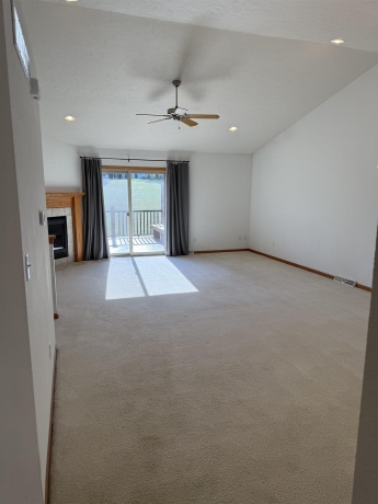 3127 Sandy Pointe, FREEPORT, Illinois 61032, 2 Bedrooms Bedrooms, ,2 BathroomsBathrooms,Condominium,For Sale,Sandy Pointe,202505996