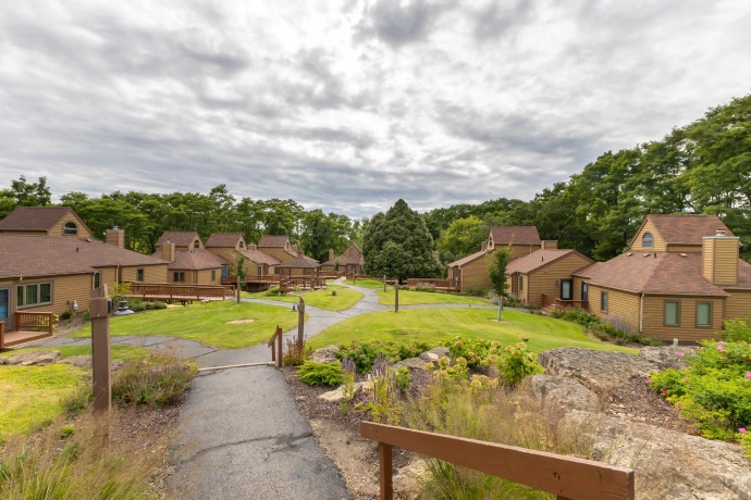 11 Farmstead, GALENA, Illinois 61036, 1 Bedroom Bedrooms, ,1 BathroomBathrooms,Condominium,For Sale,Farmstead,202506001