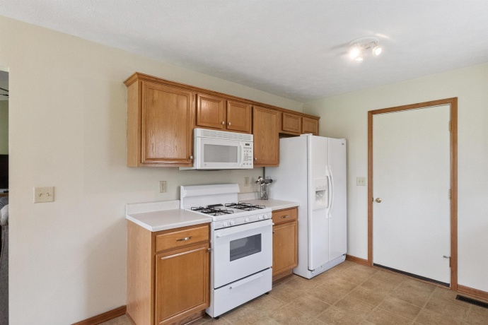 3810 Foxglove, WINNEBAGO, Illinois 61088, 3 Bedrooms Bedrooms, ,2 BathroomsBathrooms,House,For Sale,Foxglove,202504232