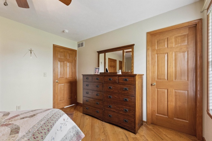 3810 Foxglove, WINNEBAGO, Illinois 61088, 3 Bedrooms Bedrooms, ,2 BathroomsBathrooms,House,For Sale,Foxglove,202504232