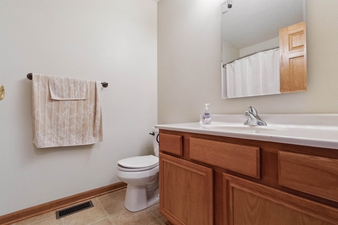 3810 Foxglove, WINNEBAGO, Illinois 61088, 3 Bedrooms Bedrooms, ,2 BathroomsBathrooms,House,For Sale,Foxglove,202504232