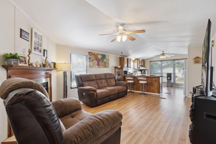 579 Park, BELVIDERE, Illinois 61008, 2 Bedrooms Bedrooms, ,1 BathroomBathrooms,House,For Sale,Park,202506015