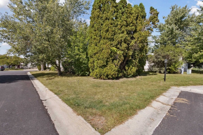 579 Park, BELVIDERE, Illinois 61008, 2 Bedrooms Bedrooms, ,1 BathroomBathrooms,House,For Sale,Park,202506015