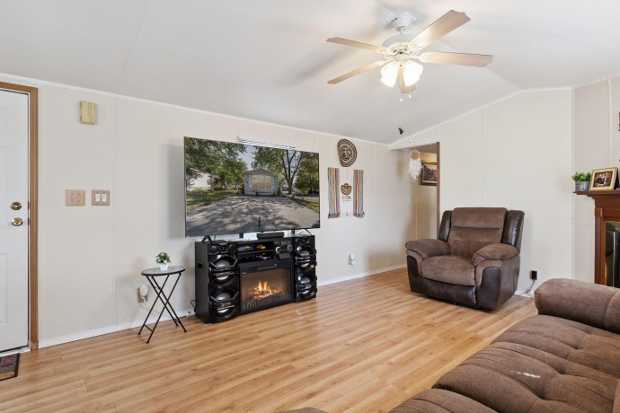 579 Park, BELVIDERE, Illinois 61008, 2 Bedrooms Bedrooms, ,1 BathroomBathrooms,House,For Sale,Park,202506015