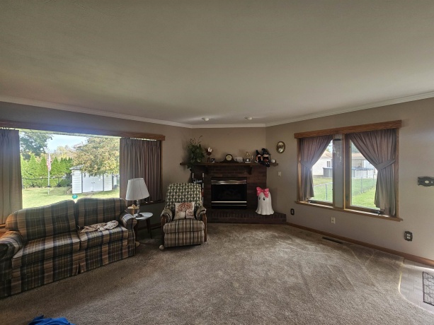 232 10th, PECATONICA, Illinois 61063, 3 Bedrooms Bedrooms, ,1 BathroomBathrooms,House,For Sale,10th,202506016