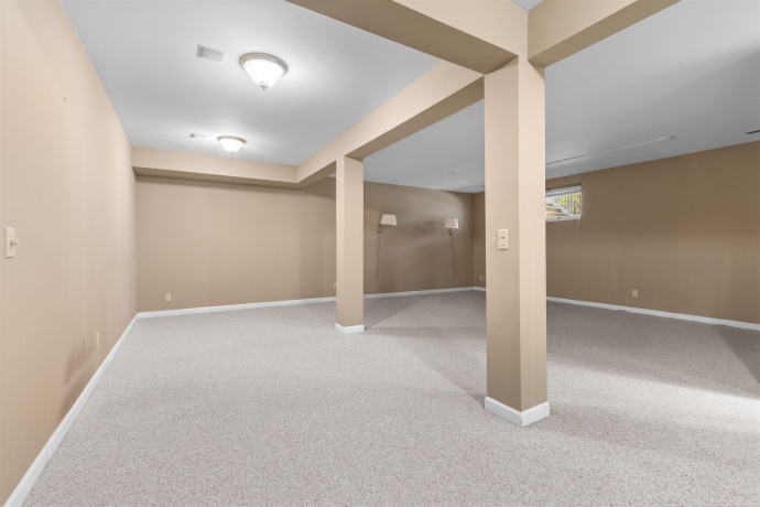 2846 COTSWOLD, ROCKFORD, Illinois 61114, 3 Bedrooms Bedrooms, ,4 BathroomsBathrooms,House,For Sale,COTSWOLD,202506049