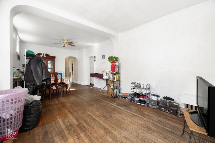 7227 DAMEN, CHICAGO, Illinois 60645, ,2 Units,For Sale,DAMEN,202506061