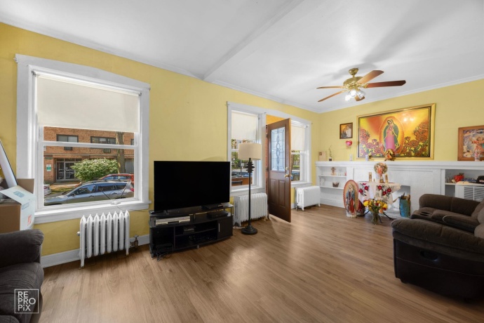 7227 DAMEN, CHICAGO, Illinois 60645, ,2 Units,For Sale,DAMEN,202506061