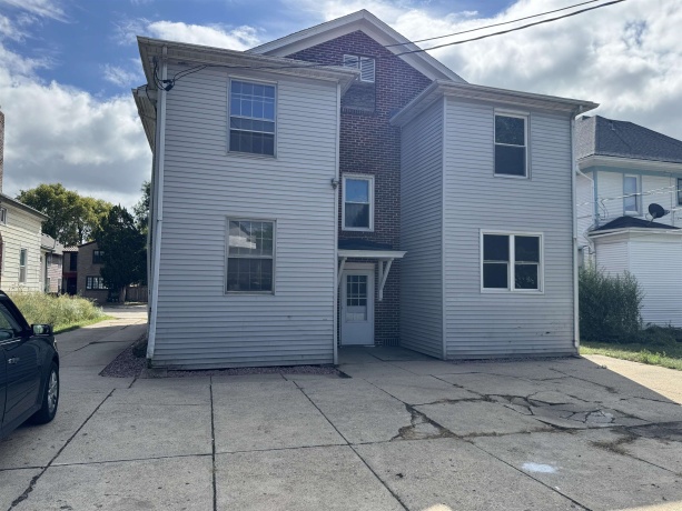 1124 Main, ROCKFORD, Illinois 61103, ,3 - 4 Units,For Sale,Main,202506079