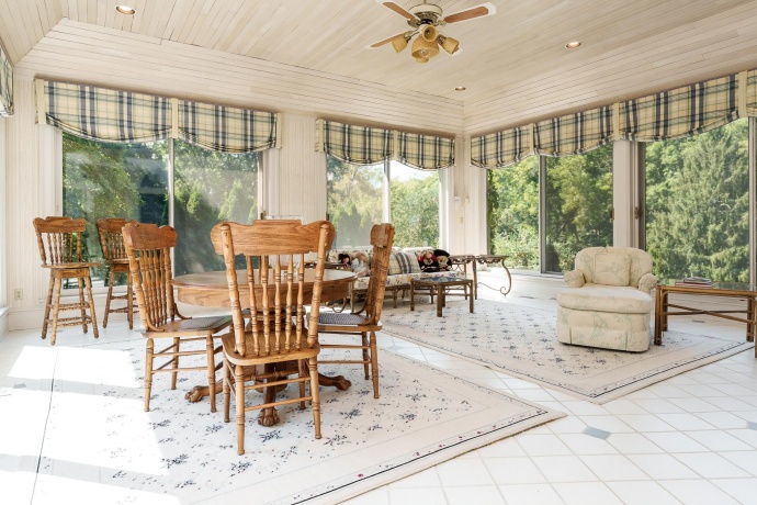 1637 Coachman, ROCKFORD, Illinois 61107, 4 Bedrooms Bedrooms, ,4 BathroomsBathrooms,House,For Sale,Coachman,202506084