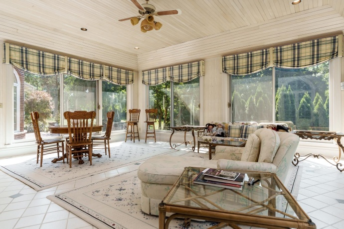 1637 Coachman, ROCKFORD, Illinois 61107, 4 Bedrooms Bedrooms, ,4 BathroomsBathrooms,House,For Sale,Coachman,202506084