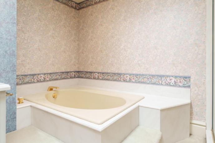 1637 Coachman, ROCKFORD, Illinois 61107, 4 Bedrooms Bedrooms, ,4 BathroomsBathrooms,House,For Sale,Coachman,202506084