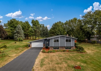 1016 Cavite, ROCKFORD, Illinois 61108, 3 Bedrooms Bedrooms, ,2 BathroomsBathrooms,House,For Sale,Cavite,202506092