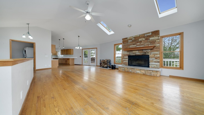 9020 Flagg, ROCHELLE, Illinois 61068, 4 Bedrooms Bedrooms, ,2 BathroomsBathrooms,House,For Sale,Flagg,202506109