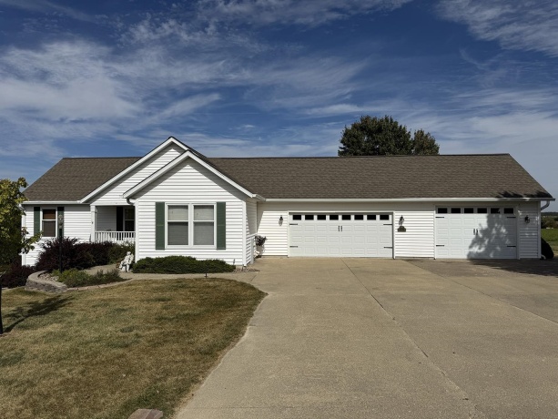 17-90 Whitewater, LAKE CARROLL, Illinois 61046, 4 Bedrooms Bedrooms, ,3 BathroomsBathrooms,House,For Sale,Whitewater,202506111