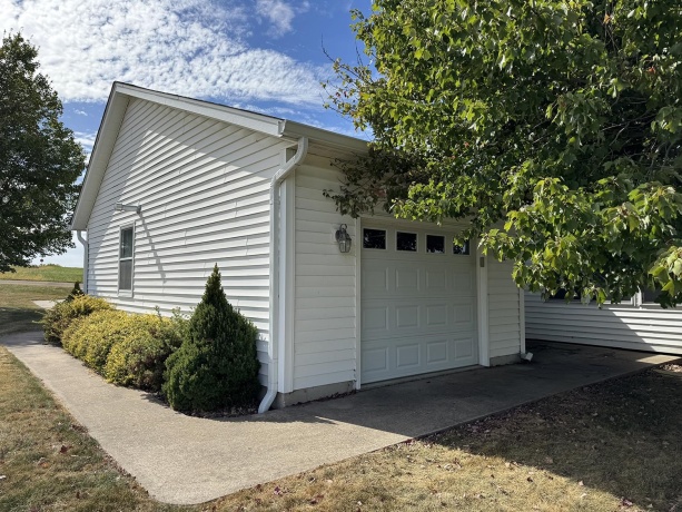 17-90 Whitewater, LAKE CARROLL, Illinois 61046, 4 Bedrooms Bedrooms, ,3 BathroomsBathrooms,House,For Sale,Whitewater,202506111