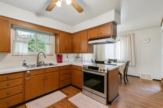 4301 Odana, MADISON, Wisconsin 53711, 5 Bedrooms Bedrooms, ,2 BathroomsBathrooms,House,For Sale,Odana,202506122