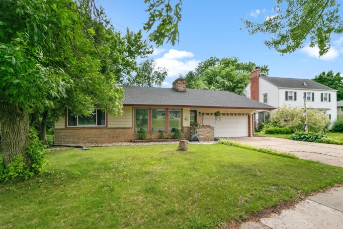 4301 Odana, MADISON, Wisconsin 53711, 5 Bedrooms Bedrooms, ,2 BathroomsBathrooms,House,For Sale,Odana,202506122