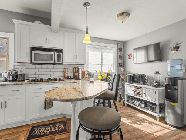 422 Rockford, ROCKFORD, Illinois 61107, 5 Bedrooms Bedrooms, ,2 BathroomsBathrooms,House,For Sale,Rockford,202506125