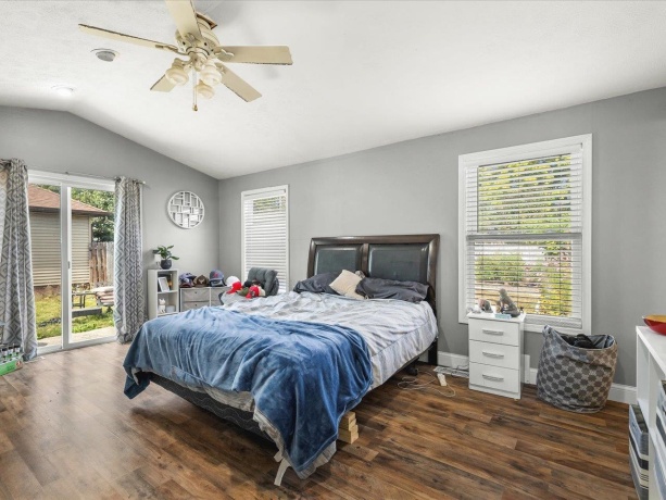 422 Rockford, ROCKFORD, Illinois 61107, 5 Bedrooms Bedrooms, ,2 BathroomsBathrooms,House,For Sale,Rockford,202506125